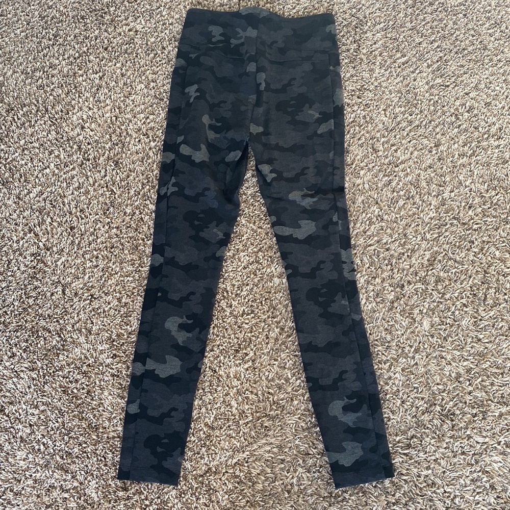Cabi Black Camo Matching Jacket and Leggings Set - Picture 6 of 8